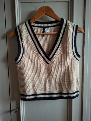 Pull sans manche col V H&M