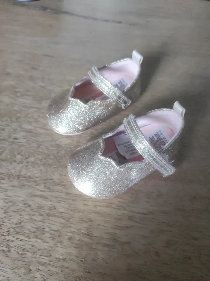 Chaussures bébé 3-6 mois