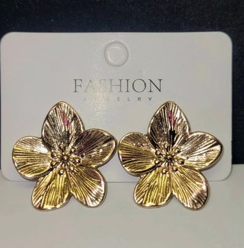 Boucle d'oreilles fleur doré