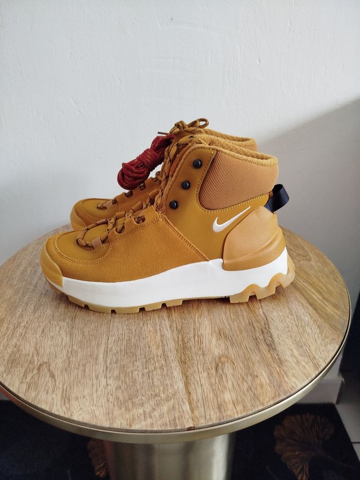 Boots Nike T 36,5 - photo numéro 4