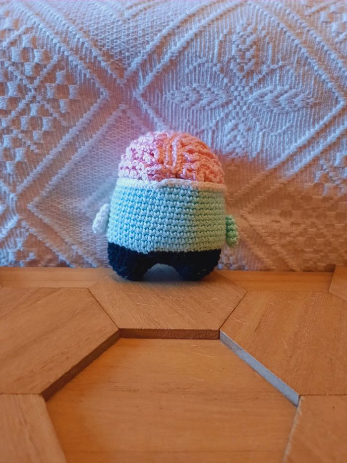 Amigurumi personnage cerveau - photo numéro 2