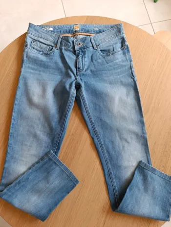 Jean Hugo Boss 38 femme