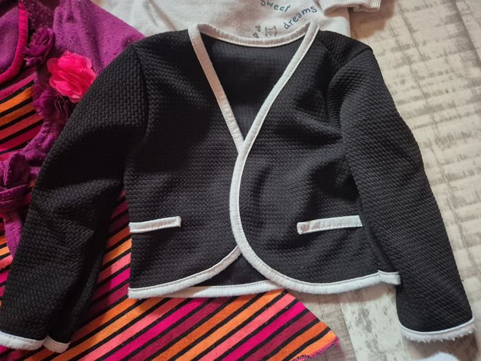 Lot de vêtements en 12 mois - photo numéro 2