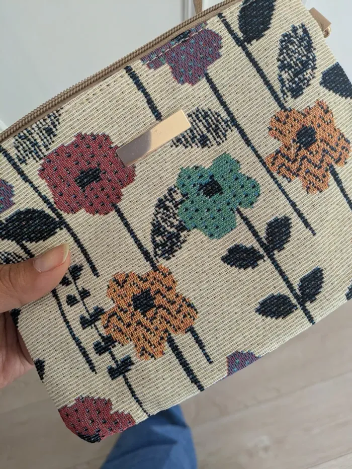 Sac à main en paille brodé – fleurs champêtres – style bohème chic - photo numéro 9