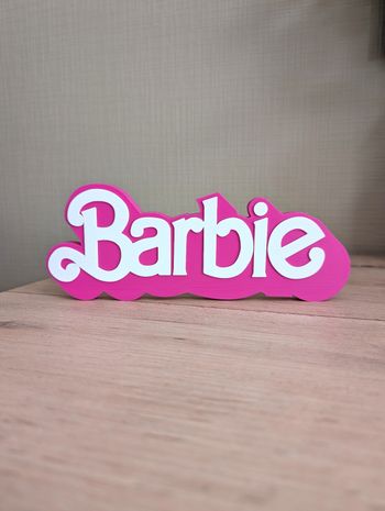 Barbie logo décoratif 22x8cm Excellent état 