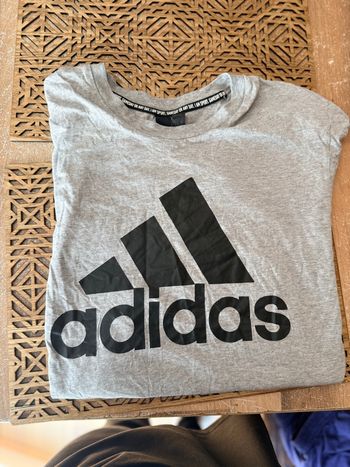 T-shirt gris Adidas – Taille L