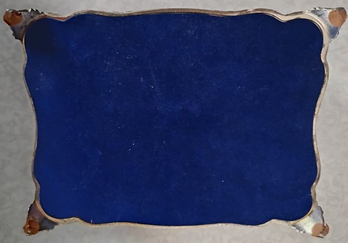 Boîte à bijoux ancienne en métal argenté (intérieur velours noir, dessous bleu) - photo numéro 5