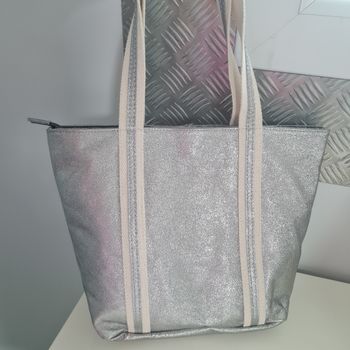 Très beau sac argenté