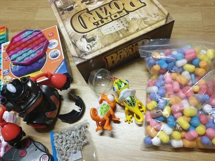 Lot de jouets - photo numéro 2