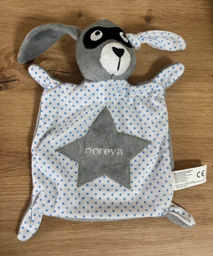 Doudou plat lapin masque gris blanc étoile bleu noreva