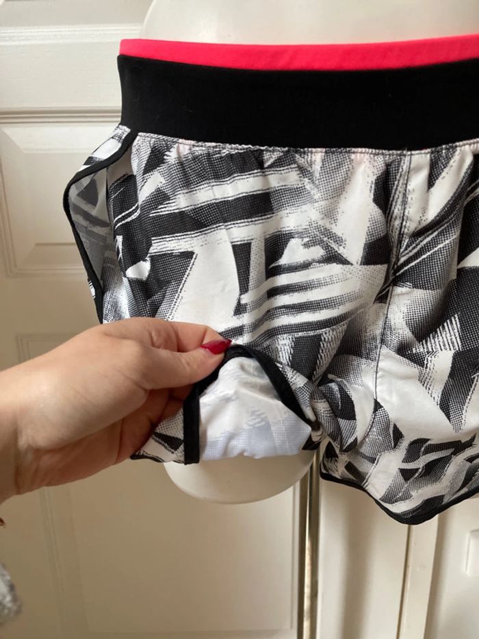 Short de sport - photo numéro 7