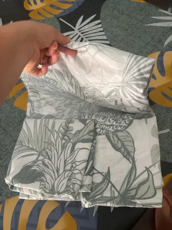 Parure de lit tropical en très bon état