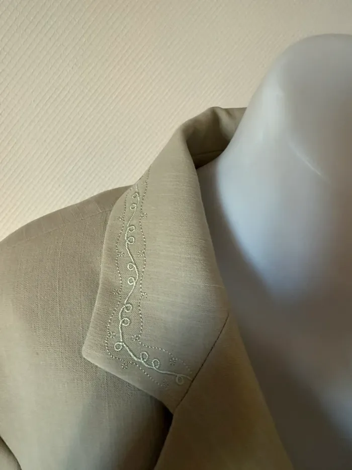Blazer vintage à très bon état beige / vert taille 42 V Paris - photo numéro 4