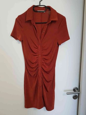 Robe boutonée élastique moulante taille 36