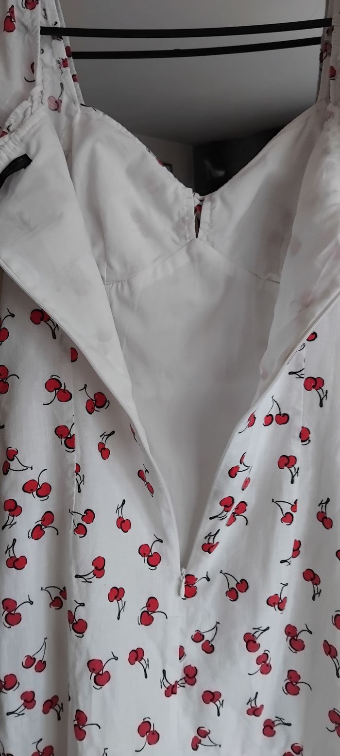 Jolie Robe blanche cerise Rouge Tbe - photo numéro 3