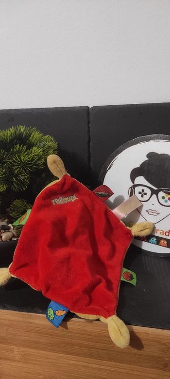 doudou mouchoir t'choupi rouge jaune mouchoir fraise carotte haricot vert nicotoy