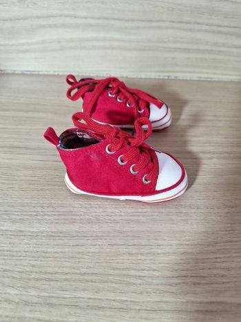 Chaussures bébé taille 6/12 mois