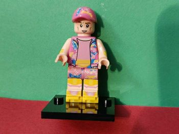 Ken / Barbie + patins à roulettes + socle - Figurine Compatible