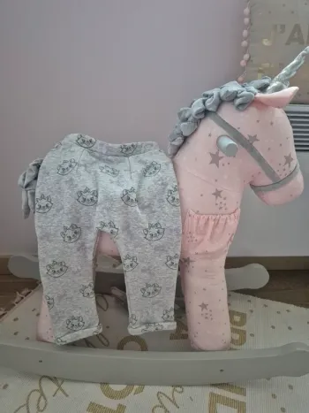 Pantalon disney marie 23 mois 86cm