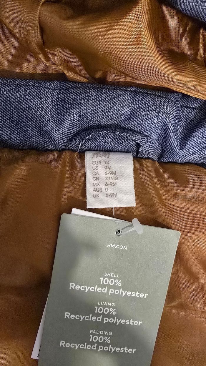 NEUVE (NON PORTÉE)🏷🤩😍🤎💙 superbe doudoune sans manche,  capuche amovible 9 mois garçon 😍🤎🤩💙 - photo numéro 4