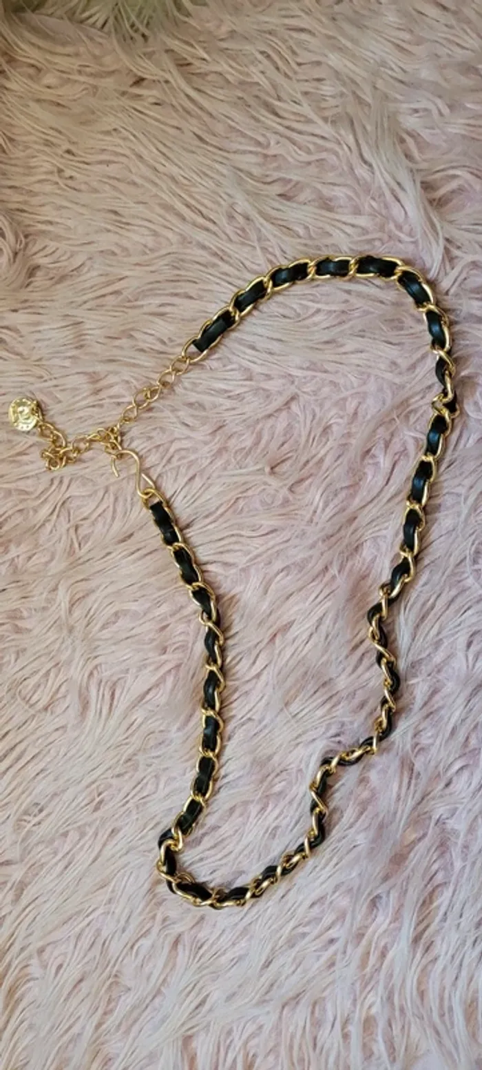 Ceinture décorative noire et dorée