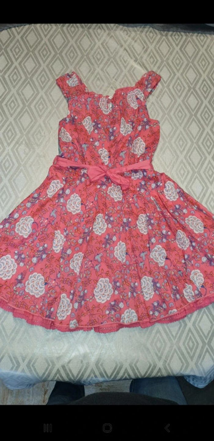Robe rose avec fleurs taille 9 ans - photo numéro 2