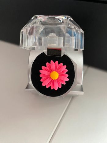 Très jolie bague fleur pour enfant avec son écrin