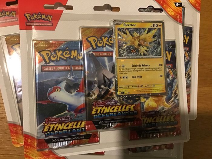 Lot 4 Tripack boosters cartes Pokémon Etincelles déferlantes EV08 Pikachu Latias blister - photo numéro 3