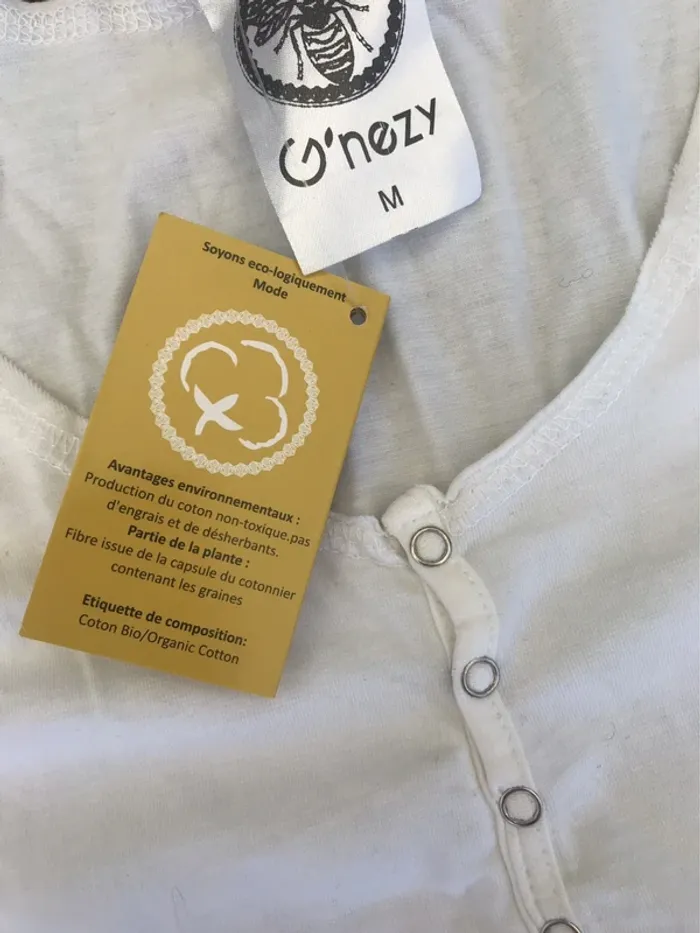 T-shirt neuf - photo numéro 3