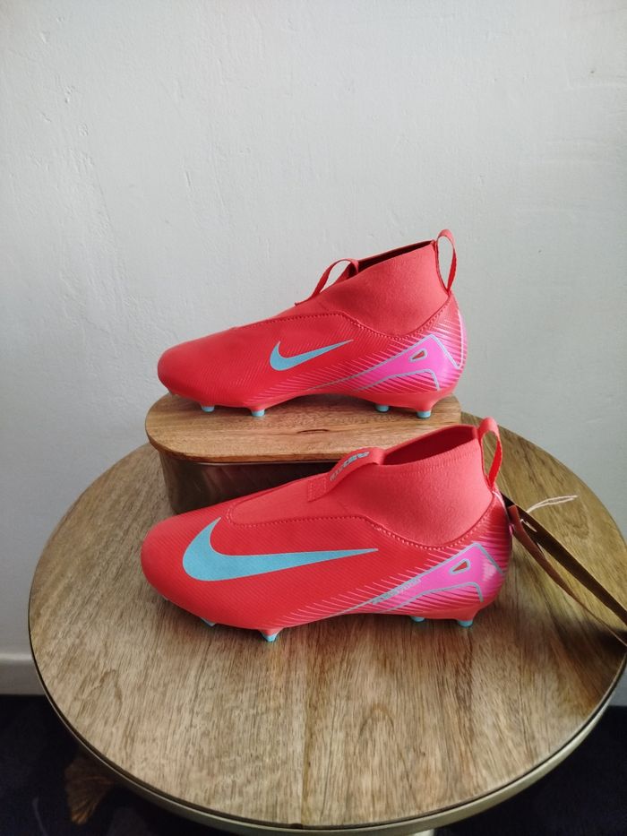 Crampons Nike T 33