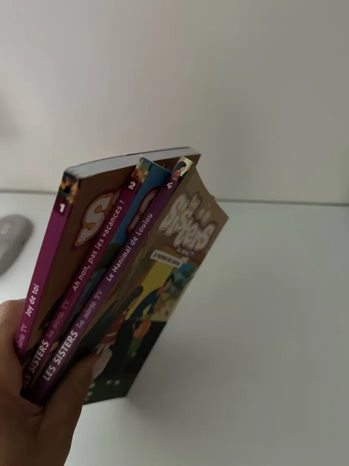 Livre Les Sisters la série tu - photo numéro 2