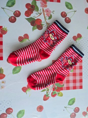 CHAUSSETTES PYJAMASQUES ROUGE RAYÉ TAILLE 27/30