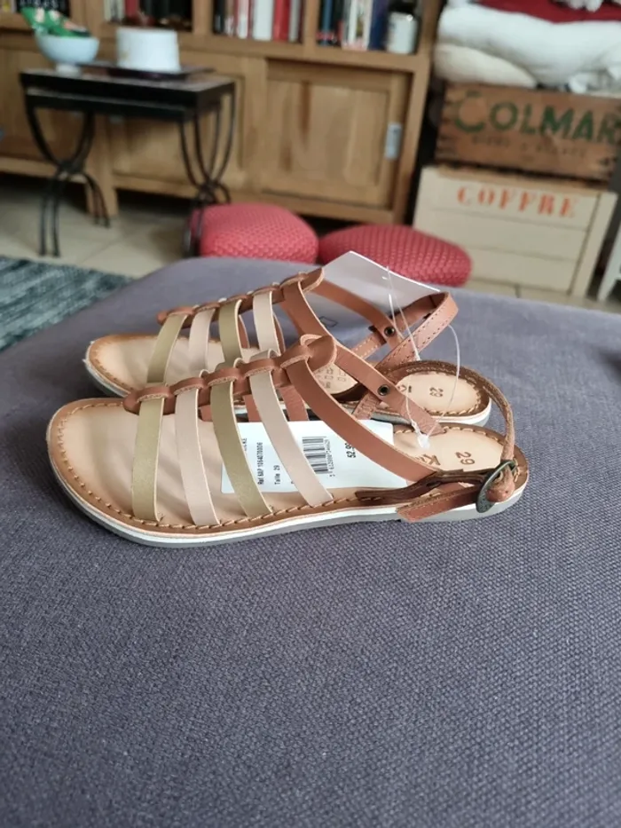 Sandales kickers neuves taille 29 - photo numéro 2