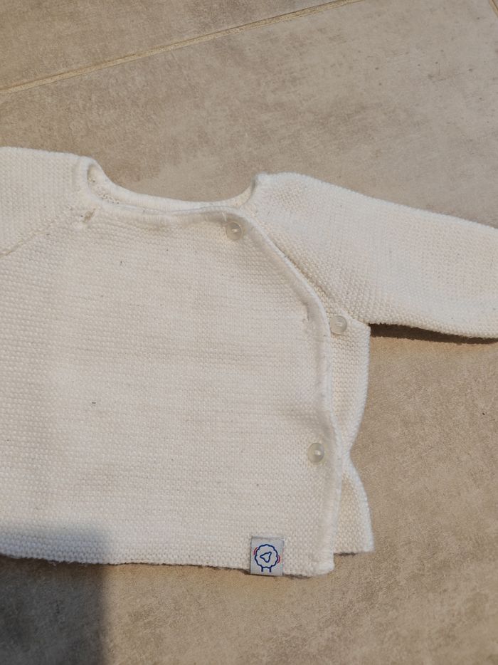 Gilet blanc bébé 1 mois - photo numéro 2