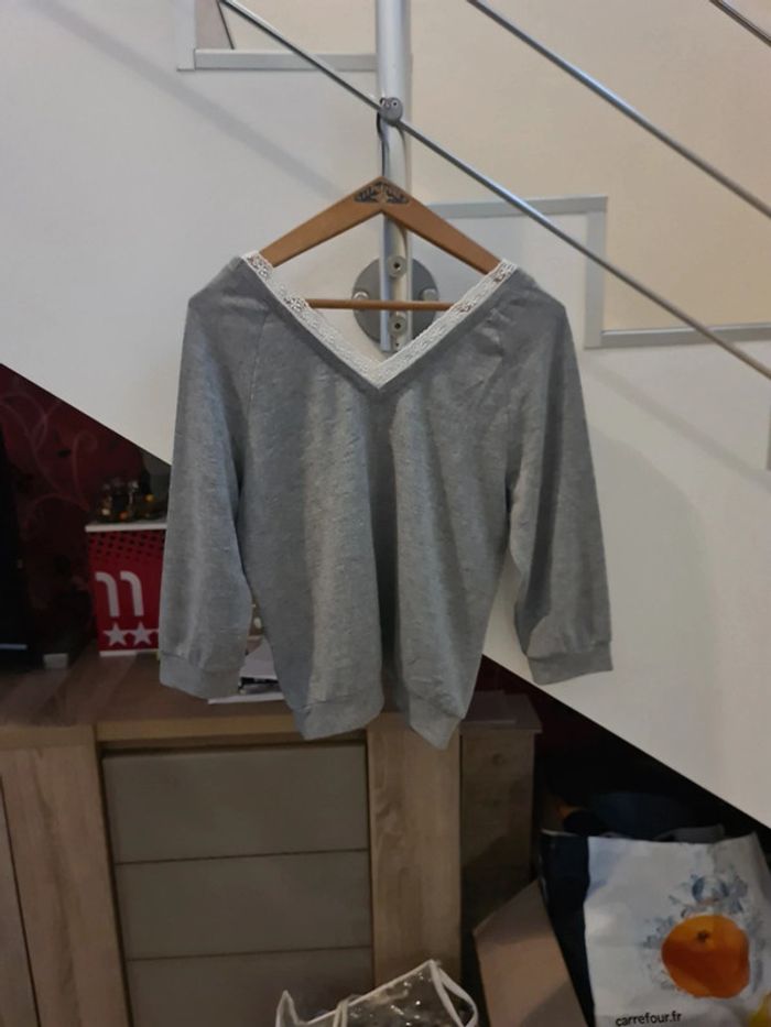 Pull col V Mim taille 40