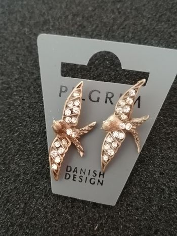Boucle d'oreille neuve PIlgrim