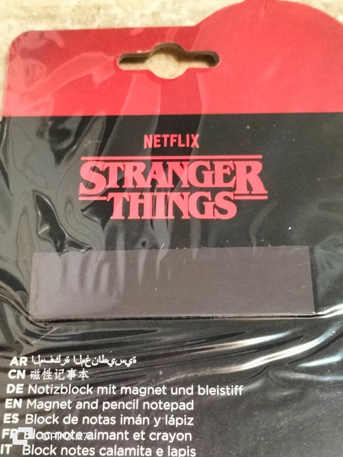 Stranger Things 🧡 Bloc note aimant avec son crayon - photo numéro 5