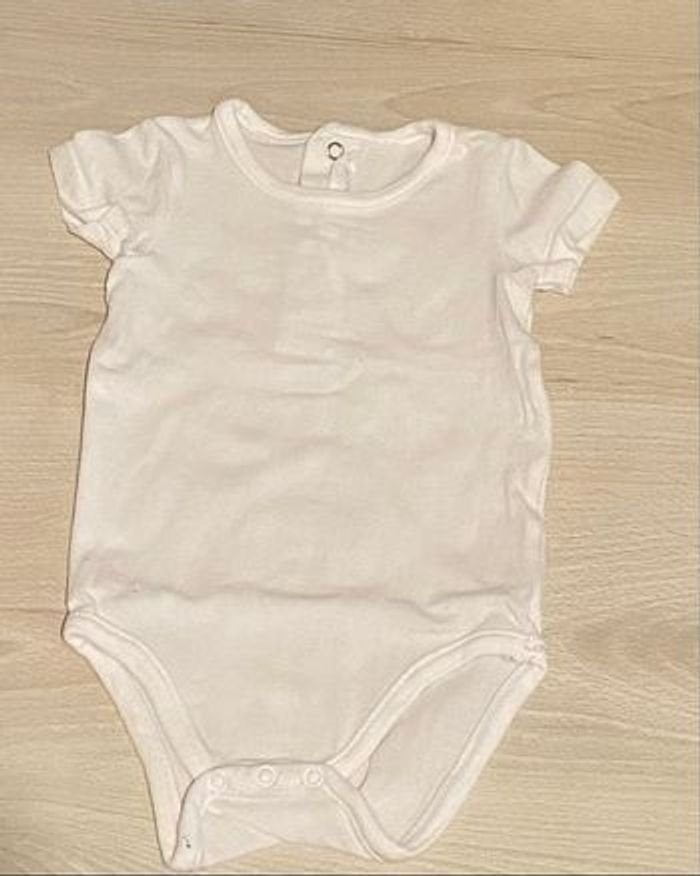 Bodies 6 mois x6 - photo numéro 5