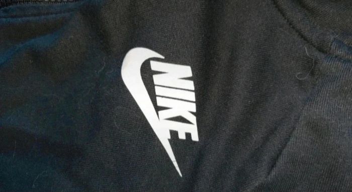 Veste Nike 10/12ans - photo numéro 3