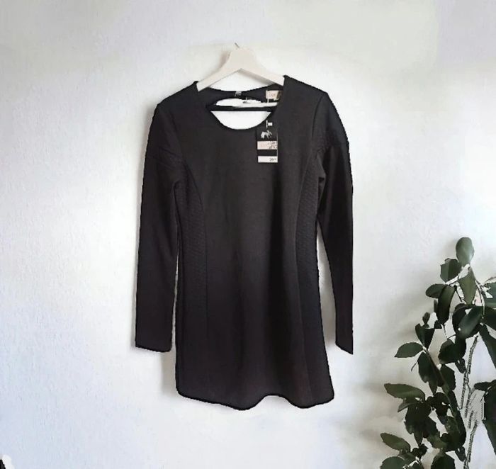 Robe courte noire matière épaisse Joos