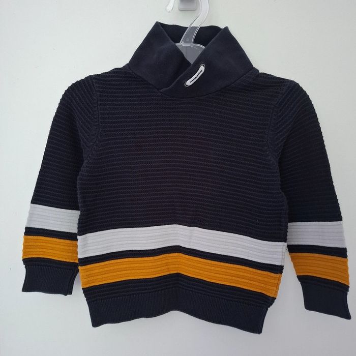 Pull fin col montant