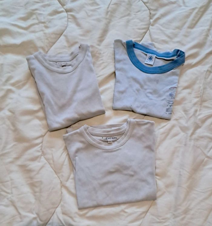 Lot 3 tee shirt 4ans