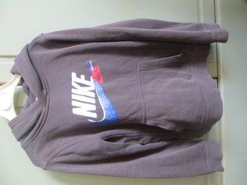 Sweat Nike à capuche gris foncé 8/9 ans