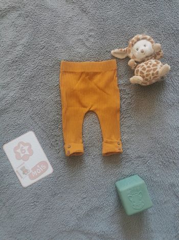 Legging Kiabi jaune moutarde 6 mois