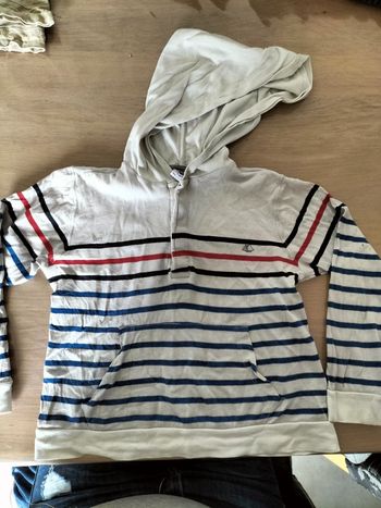 Marinière Petit Bateau à capuche.