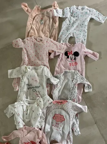 Lot vêtements bébé fille 0mois