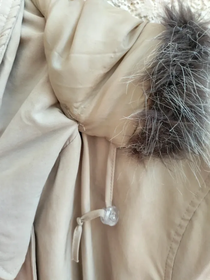 Manteau avec capuche en fourrure detachable beige T 54 - photo numéro 7