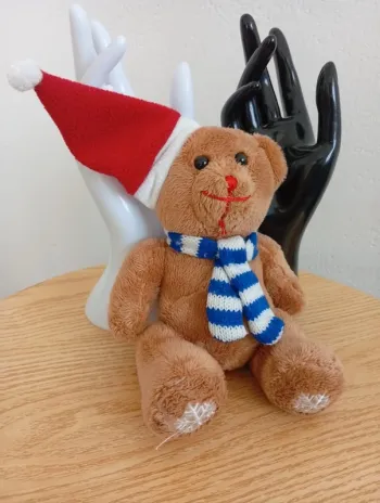 Vintage russ brown small teddy petit ourson en père noel