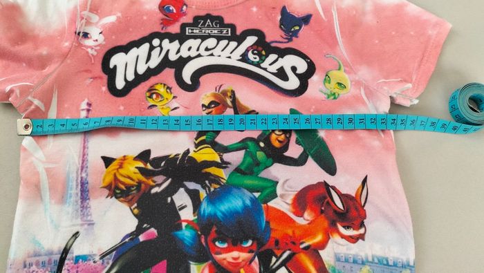 🤍 T-shirt manches courtes Miraculous - 4 ans - Pas de marque - En bon état 🤍 - photo numéro 3