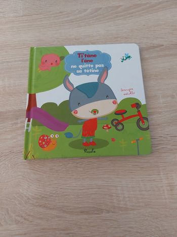 Livre tit'âne l'âne ne quitte pas sa tétine